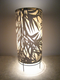 Pöytävalaisin, pyöreä runko, varjostin 'bambunlehti'