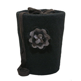 C24 rose, black, felt cone