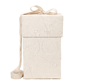 C01 silk embroidery, natural white, cube M