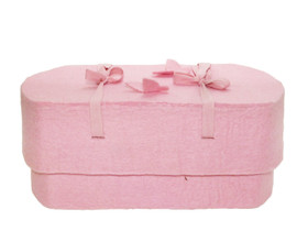 C15C perhonen, vaaleanpunainen, huopa ovaali vauva-arkku M