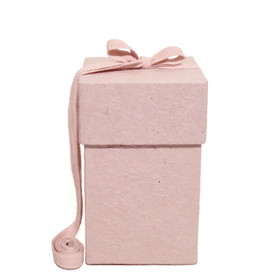 C16, vaaleanpunainen, kuutio M (P)