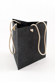 Lahjakassi, kolmio, iso, musta