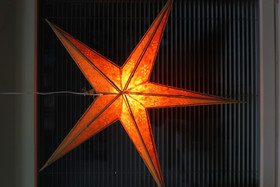 Tähtivalaisin, oranssi, lokta paperi ja bambu