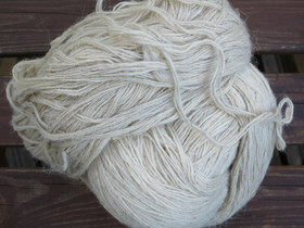 Tiibetin lampaanvillalanka, ohut, 3-säikeinen, luonnonvalkea, käsinkehrätty OTA YHTEYS ENNEN TILAUSTA!