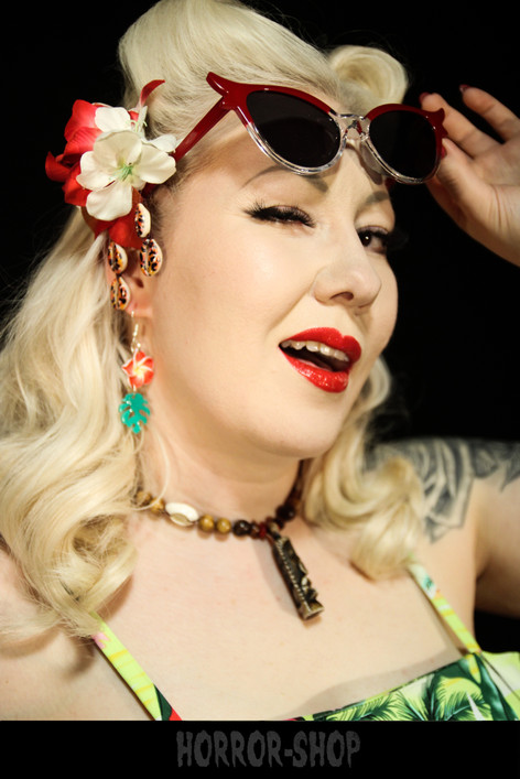 Red/glass retro cat eye aurinkolasit