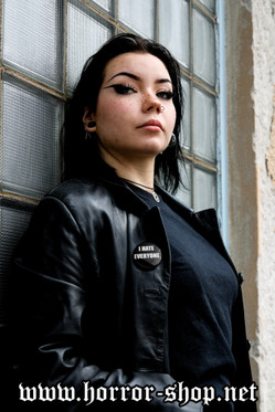 I hate everyone -pinssi