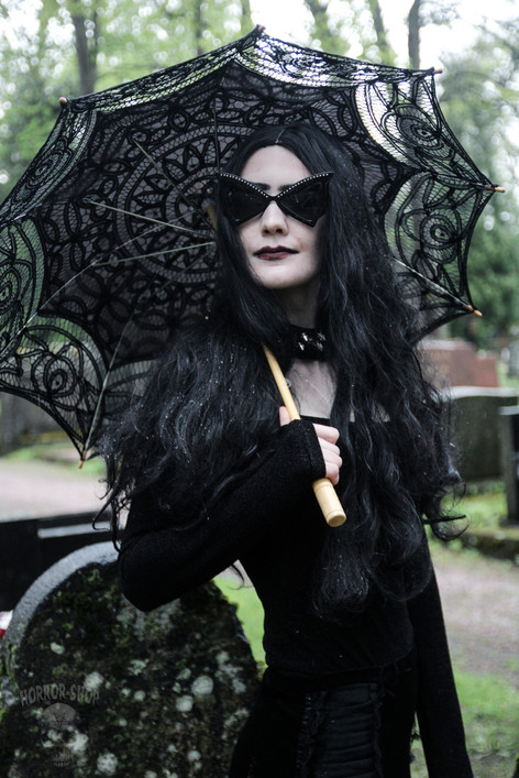 Dark fashion, vampire bat sun glasses