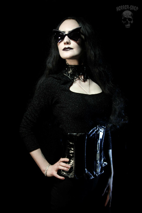 Dark fashion, vampire bat sun glasses