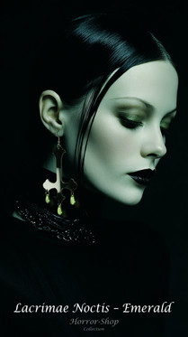 Lacrimae Noctis -  Emerald  earrings