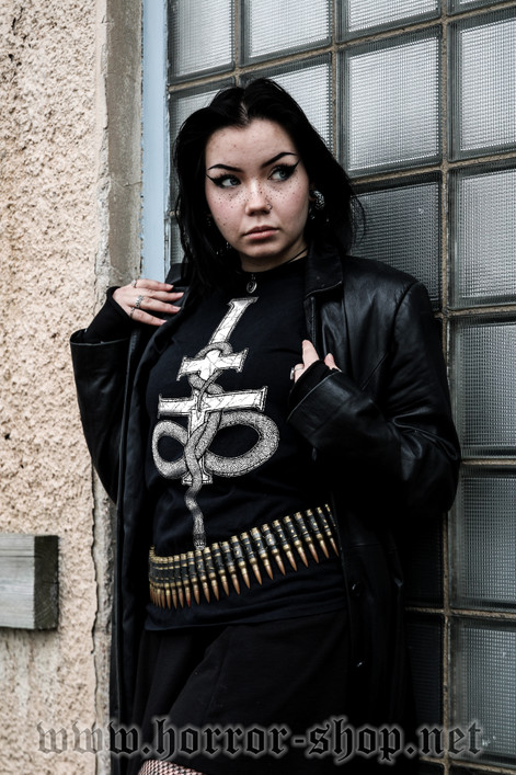 Leviathan cross and serpent t-paita