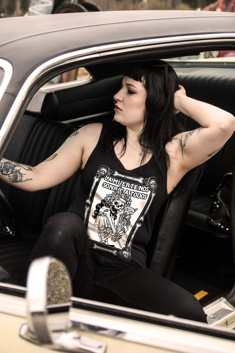 La muerte nos sonrie a todos t-shirt