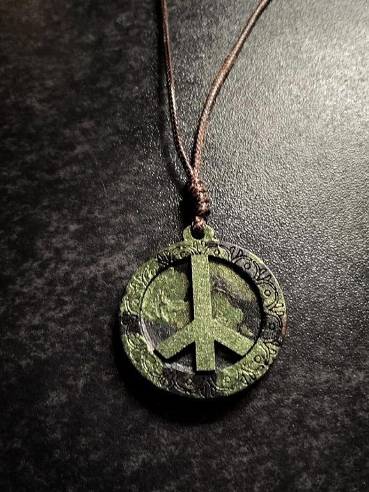Rune of deat, emerald - riipus