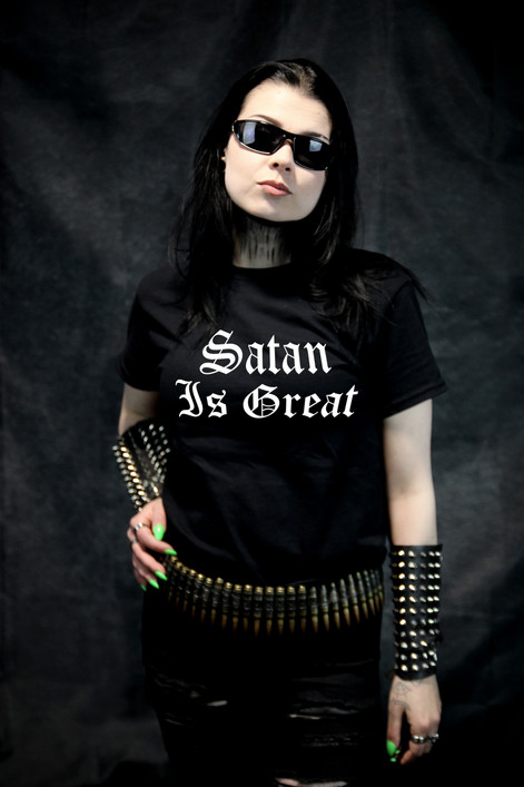 SATAN IS GREAT black  (T-shirt)