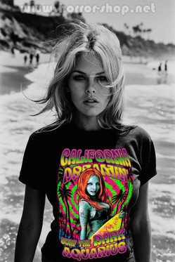 Surf the dark aquarius (black T-shirt)