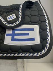 Equality Line E-logo äänieristetty korvahuppu, musta-sini/valko logolla