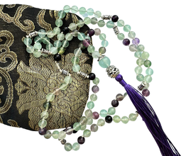 Mala Fluoriitti, silkkisessä säilytyspussissa