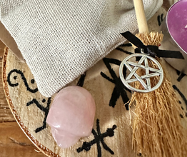 Energian puhdistussetti Ruusukvartsi kivipääkallolla