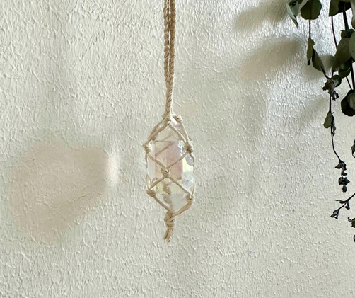 Kristalli puuvillanyörissä