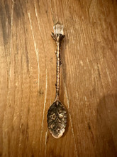 Lusikka pronssisen värinen	