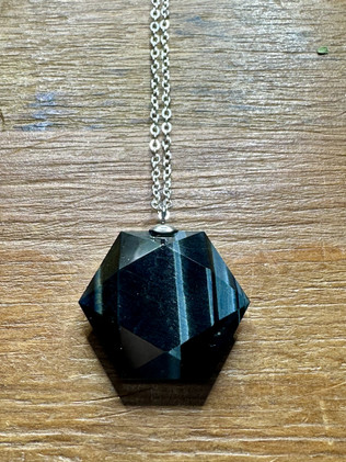 Haukansilmä Heksagoni	