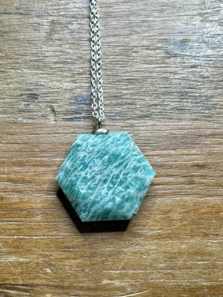 Amatsoniitti Heksagoni	