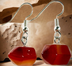 Karneoli kaksikärkiset	