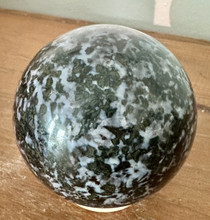Merliniitti (Mernilite) -pallo	