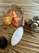 Shiva Vaalenapunainen kalsiitti	