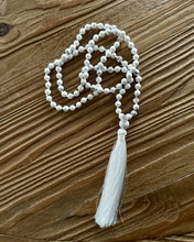 Mala Howliitti, silkkisessä säilytyspussissa