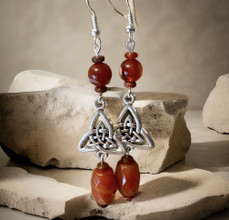 Trinity Knot Karneoleilla	