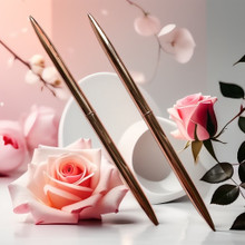 Ruusukullan värinen kuulakärkikynä, kapea sauvamainen	