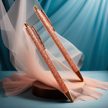 Ruusukullan värinen kuulakärkikynä, kristallihile koristeella	