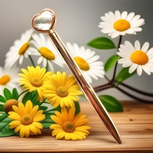 Ruusukullan värinen kuulakärkikynä, kristallisydän koristeella	