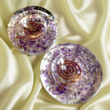 Orgoniitti alusta Ametisti puhdistukseen	