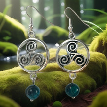 Triskele, Haukansilmällä	