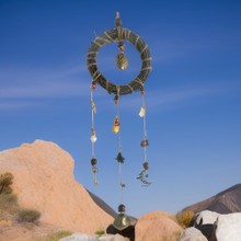 Noitakello messingin värisellä aallot talismaanilla