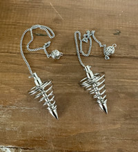 Spiraalikartio metalliheiluri hopean värinen	