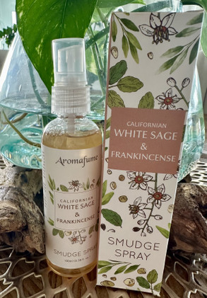 Huone- ja tekstiilisuihke Valkosalvia ja Frankincense	