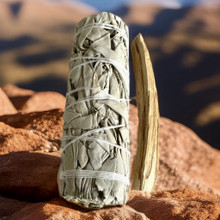 Valkosalvia nippu ja Palosanto tikku	