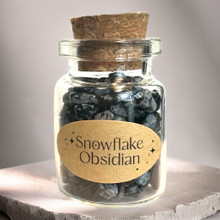 Lumihiutale Obsidiaani, kivisirupullo 3cm	