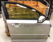 Volvo V50 (2008) Oikea etuovi
