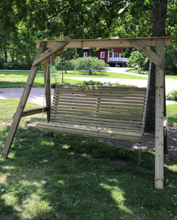 Puutarhakeinu kahden istuttava