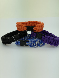 Paracord-selviytymisranneke