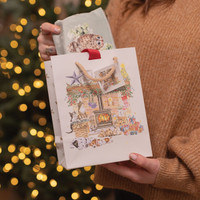 Wrendale takan edessä lahjakassi