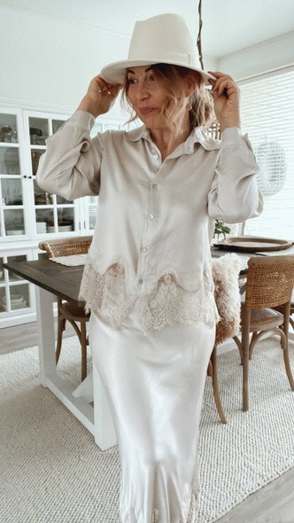 MONIET SATIINIPAITIS BEIGE