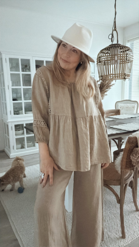 CASSANDRA PELLAVAPAITA KASHMIR