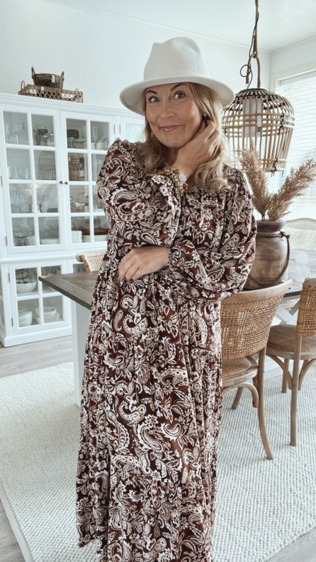 AURELIA VISKOOSIMEKKO RUSKEA