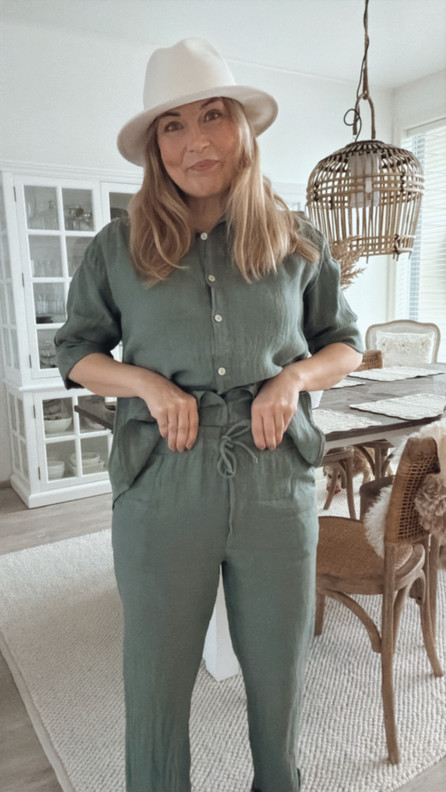LINDSAY PELLAVAJOGGERIT KHAKI