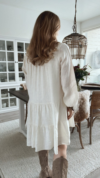 HAZEL PELLAVAMEKKO MILKY