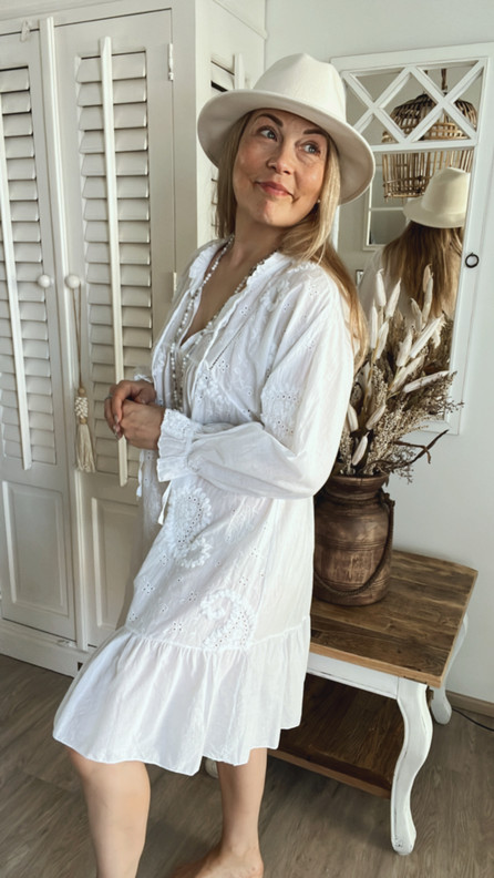 AIMEE PUUVILLAMEKKO VALKOINEN
